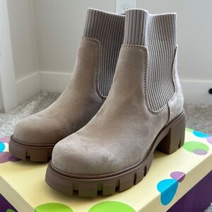Zordy Boots by Soda - Size:  7.5 , Color: Light Wheat